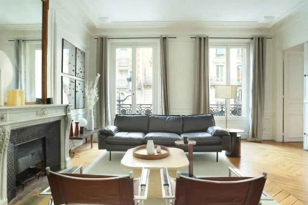 Louvre Apartment Paris